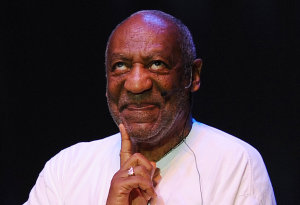 Bez ohledu na presumpci neviny se komik Bill Cosby stal obětí toho jak média informovala o jeho soudních oplétačkách. Foto: Syracuse.com